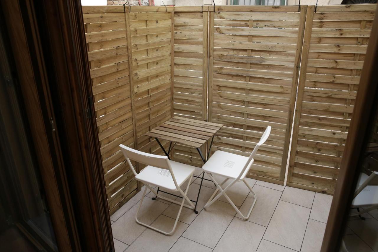 La Raja Apartment ชิลลา ภายนอก รูปภาพ