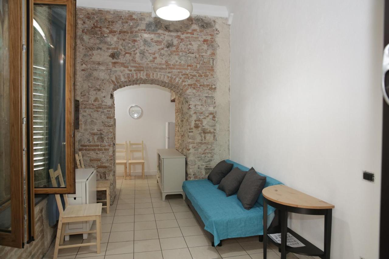 La Raja Apartment ชิลลา ภายนอก รูปภาพ