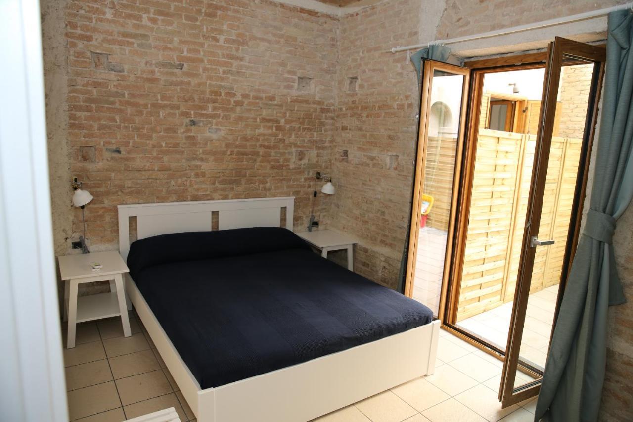 La Raja Apartment ชิลลา ภายนอก รูปภาพ