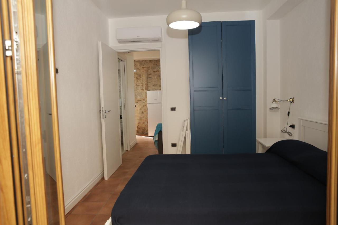 La Raja Apartment ชิลลา ภายนอก รูปภาพ