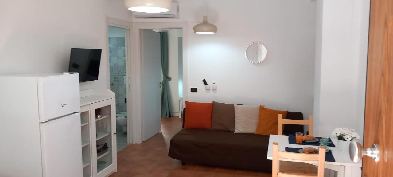 La Raja Apartment ชิลลา ภายนอก รูปภาพ