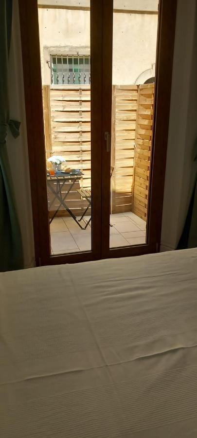 La Raja Apartment ชิลลา ภายนอก รูปภาพ