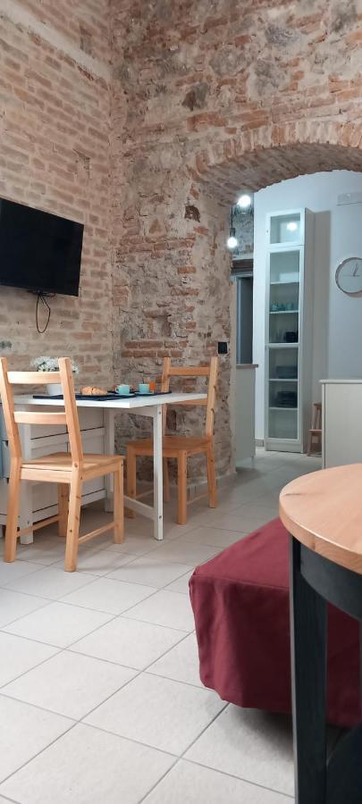 La Raja Apartment ชิลลา ภายนอก รูปภาพ