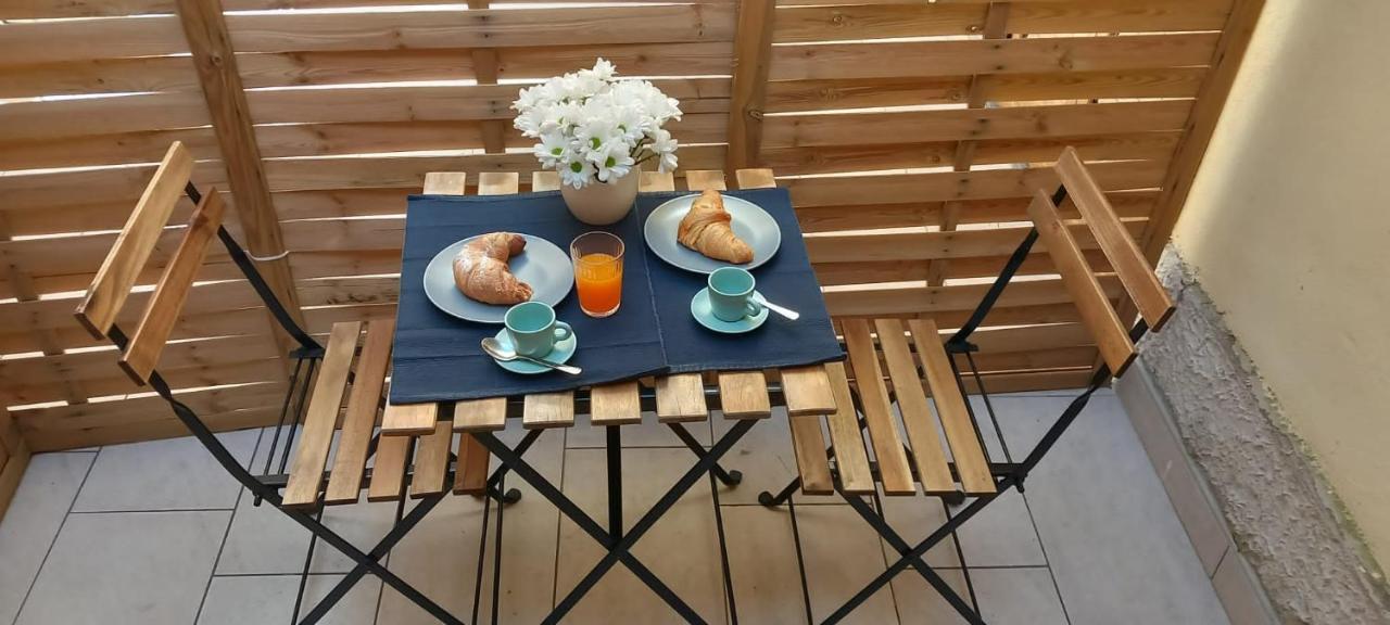 La Raja Apartment ชิลลา ภายนอก รูปภาพ