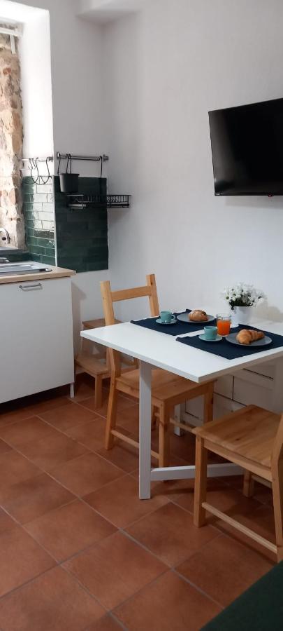 La Raja Apartment ชิลลา ภายนอก รูปภาพ