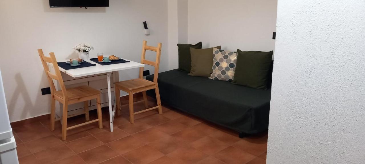 La Raja Apartment ชิลลา ภายนอก รูปภาพ