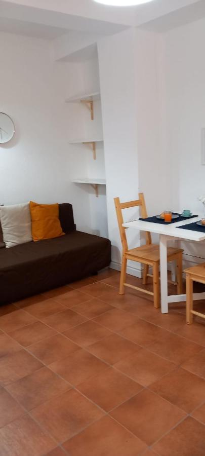 La Raja Apartment ชิลลา ภายนอก รูปภาพ